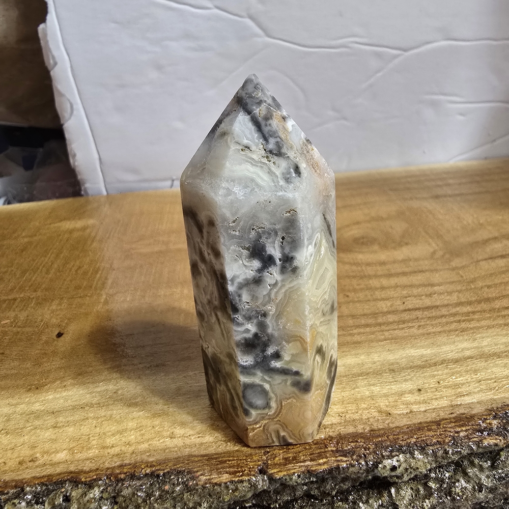 CRAZY LACE AGATE TOWER